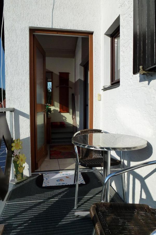 Blindert Apartment Мехерних Екстериор снимка